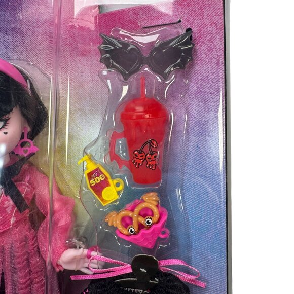 Monster High Doll Draculaura & Bat Vampire Gothic Punk Emo Metal Alternative New - Picture 10 of 12